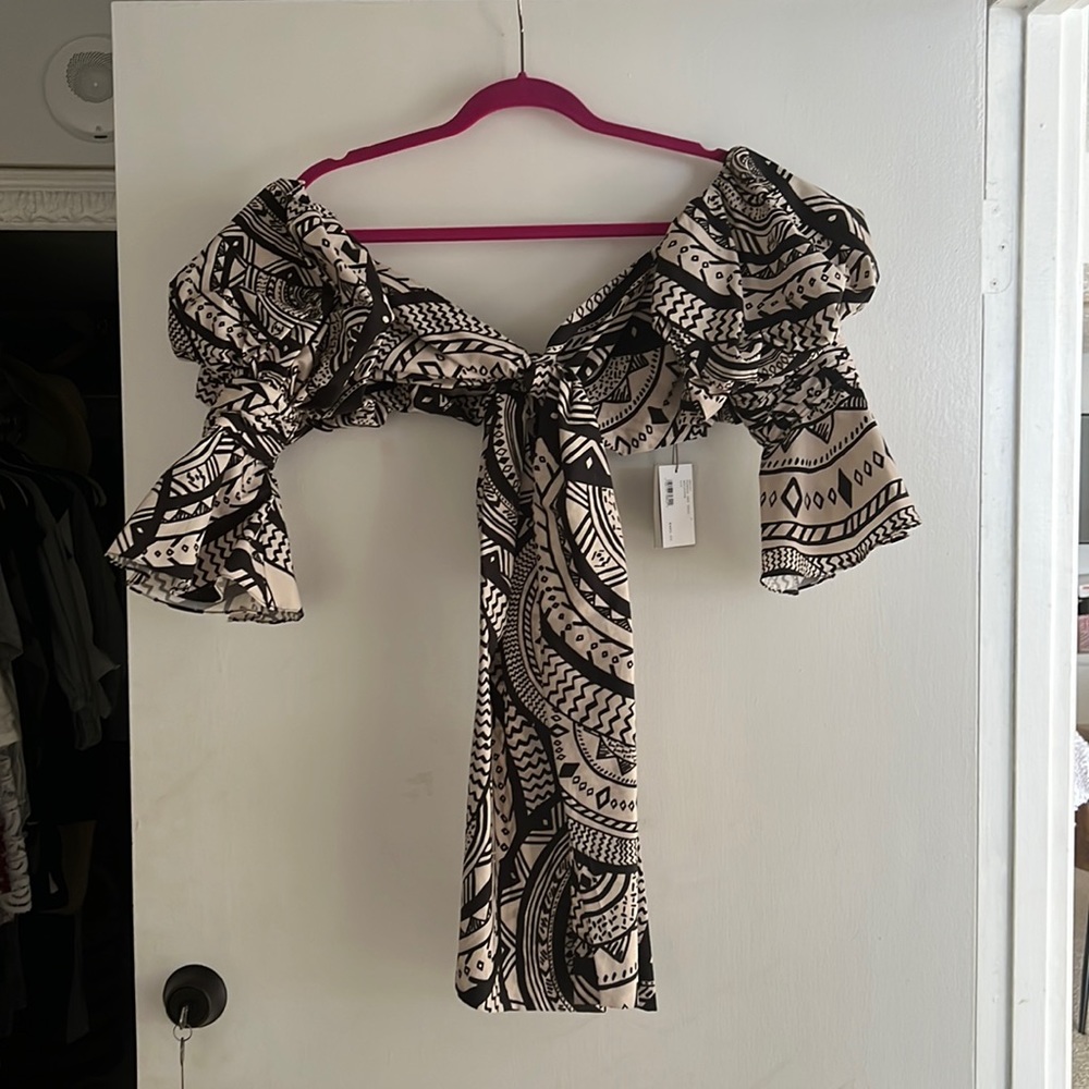 ANDRÉS OTÁLORA
Dibula Off-The-Shoulder Printed Crop Top Europe Summer